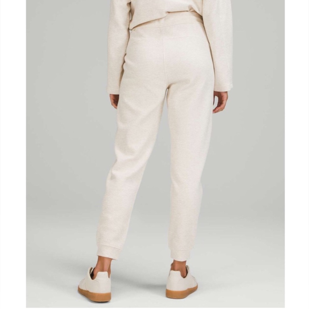 EUC LULULEMON Ribbed High-Rise Jogger 25" *7/8 Length Heathered White Opal 2 - Picture 2 of 13